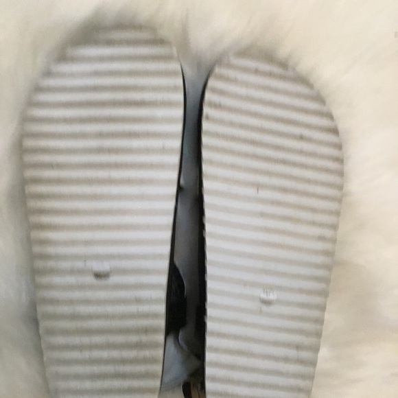 STYLUS size 8 black & white sandal with adjustable Velcro at heel - Picture 8 of 16